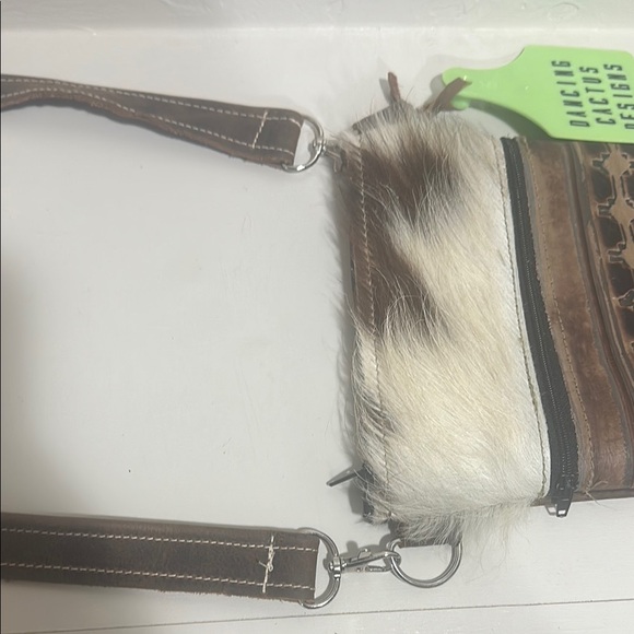 Rustic Geometric Crossbody Bag Brown and Cream - Picture 8 of 10